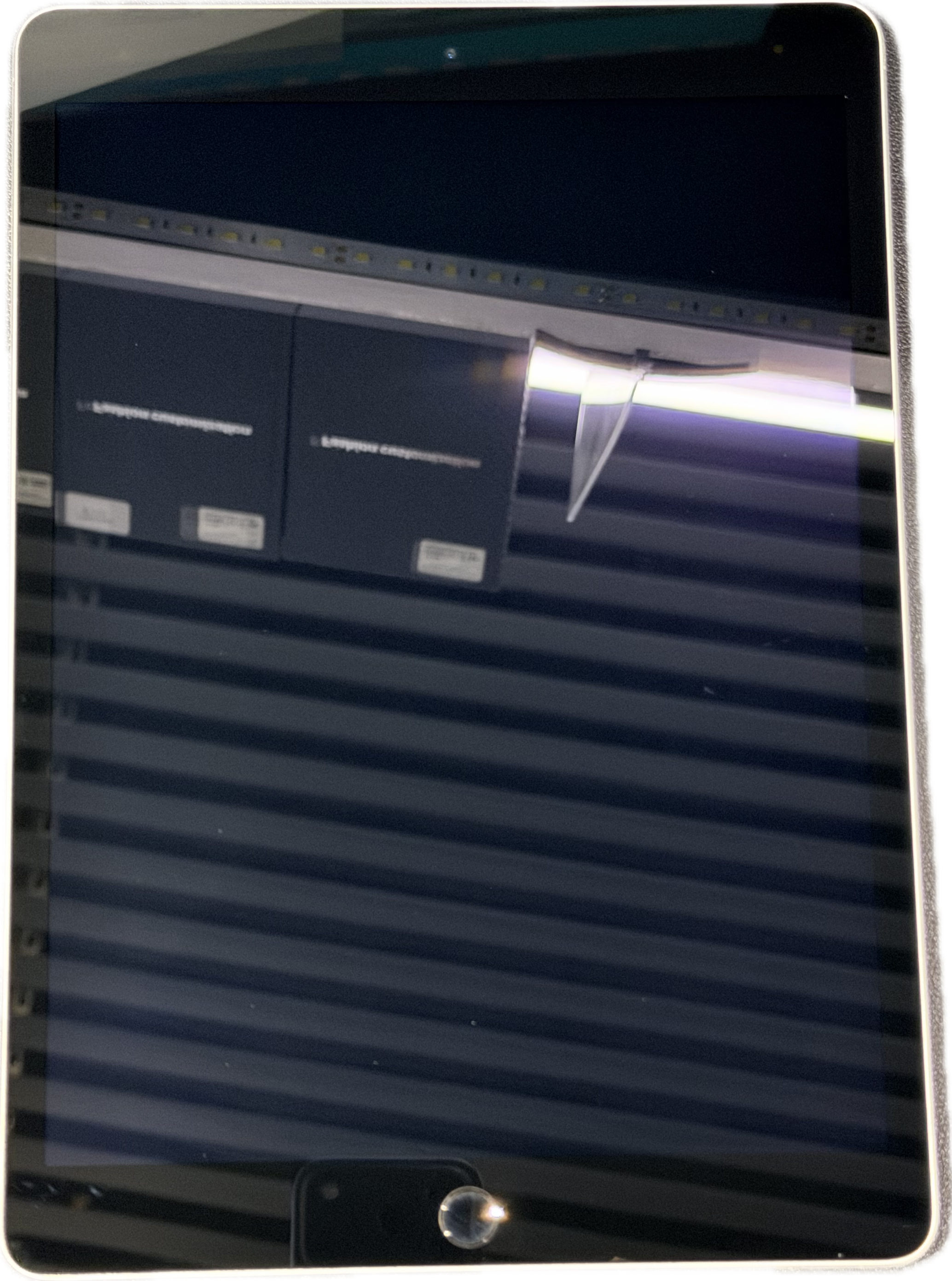 Apple iPad 9gen 64Gb WiFi [ Trade-In ] на белом фоне Nice Case