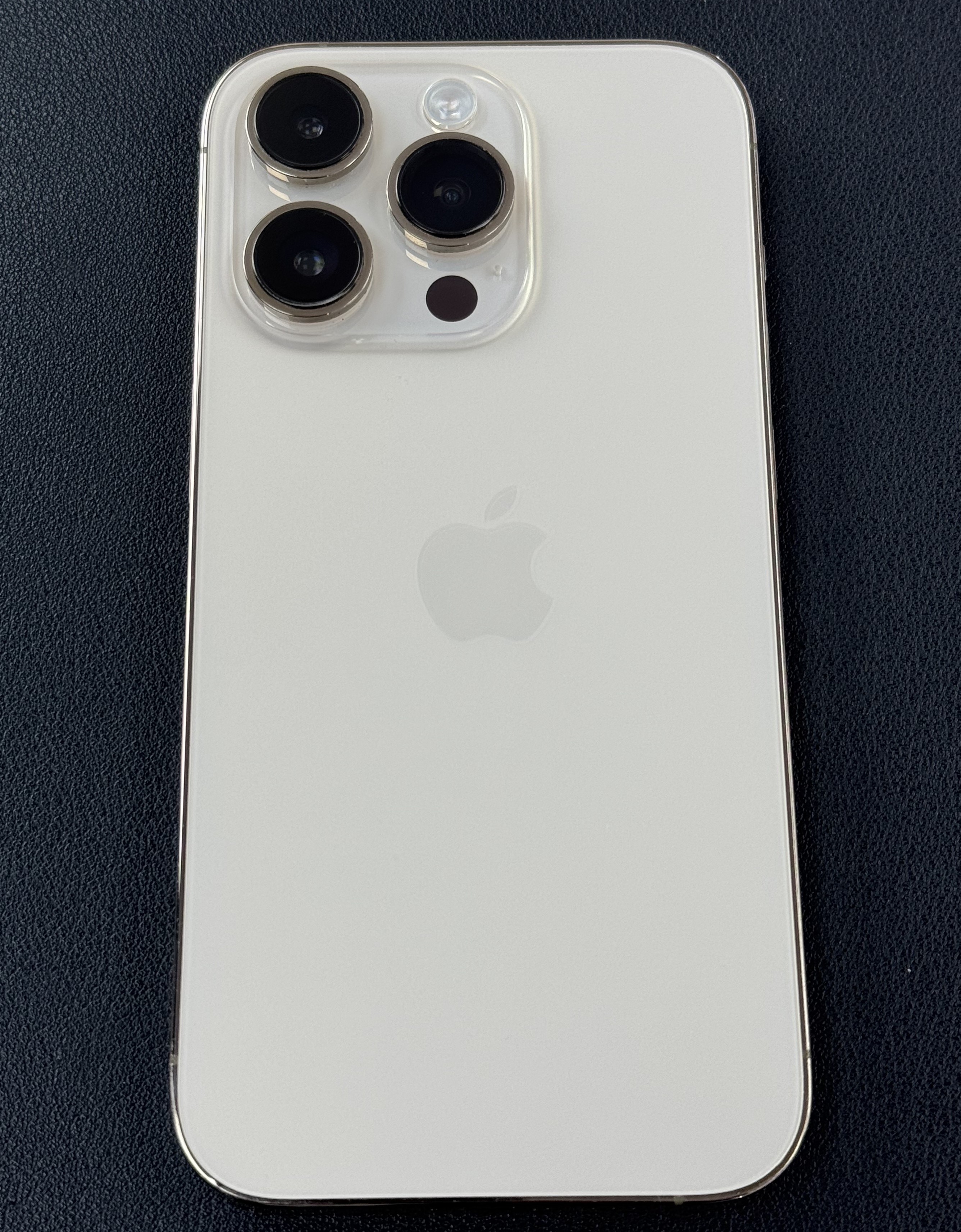 iPhone 14 Pro, 512 Gb, Gold, IMEI (358168385299139) на белом фоне Nice Case